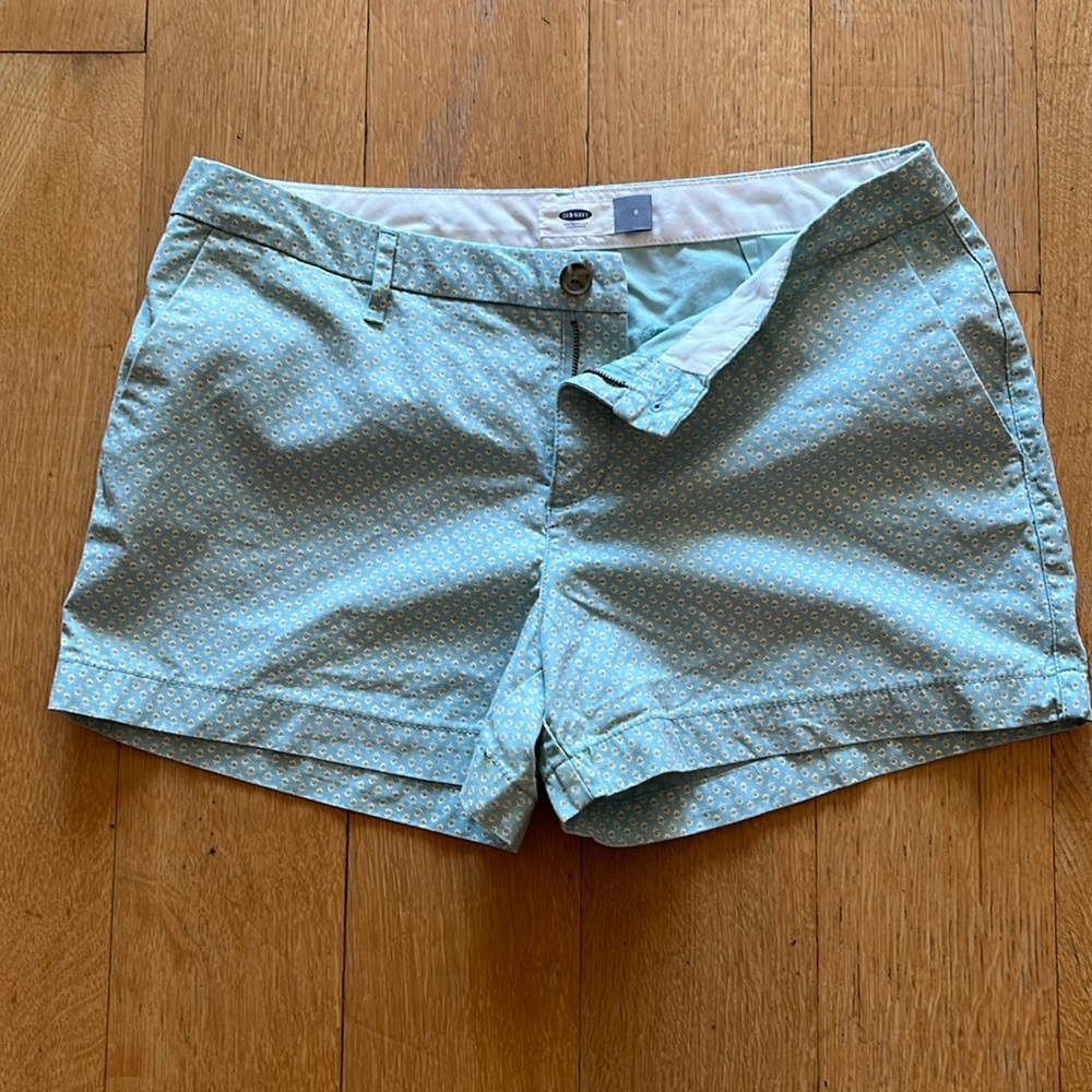 🤍🤍Old Nave Shorts - size 8